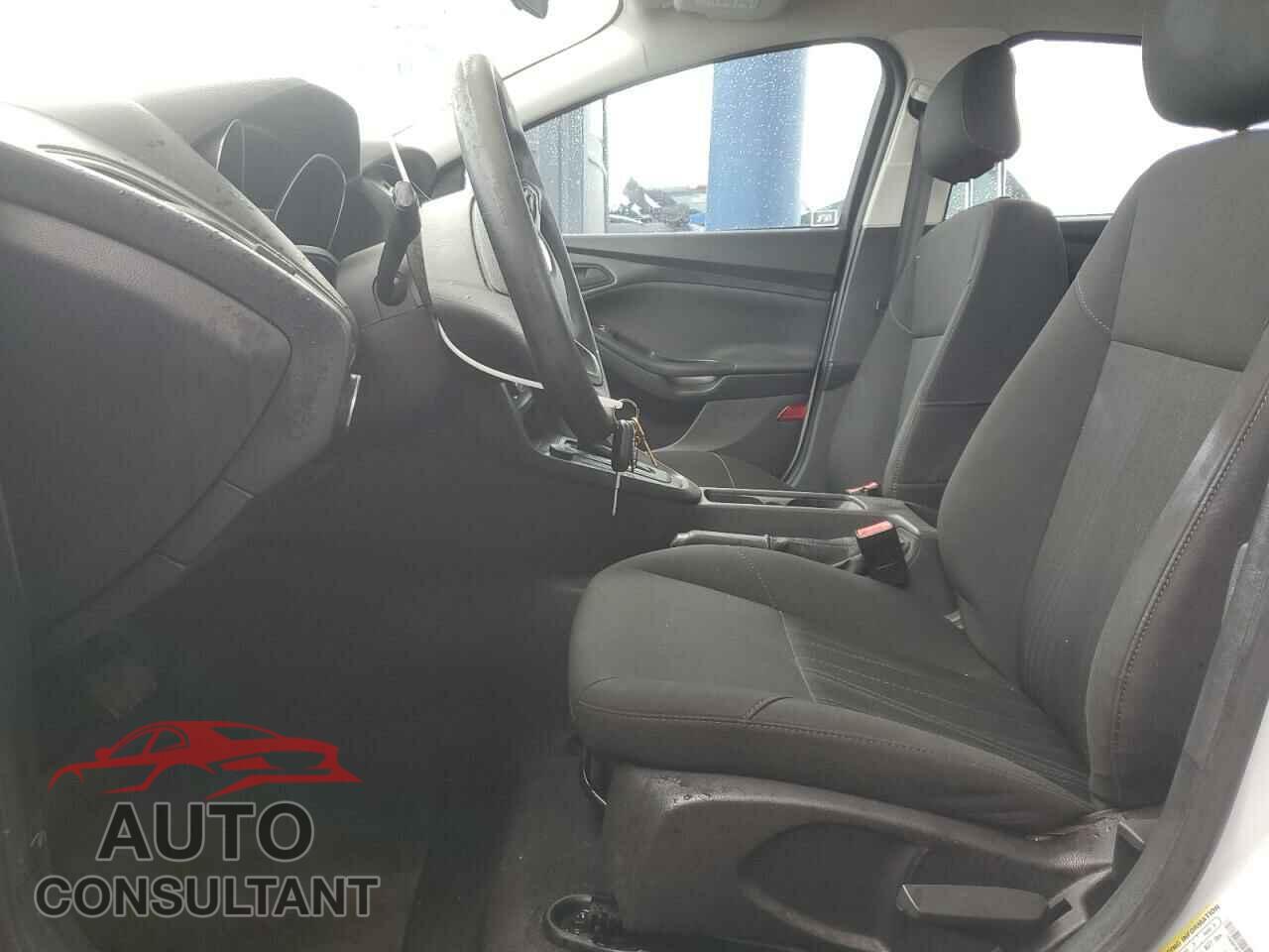 FORD FOCUS 2018 - 1FADP3E26JL293353