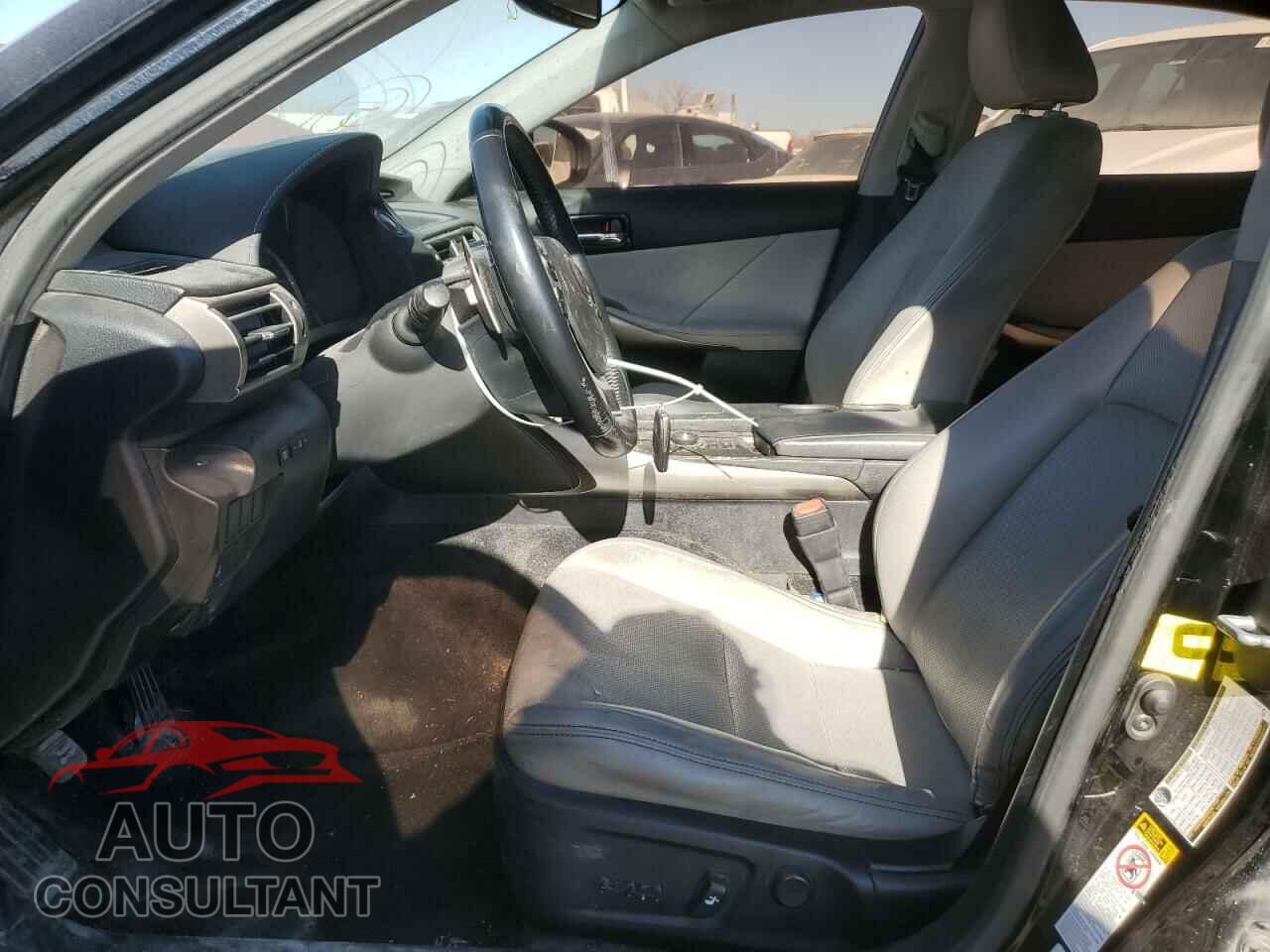 LEXUS IS 2015 - JTHCF1D24F5018489