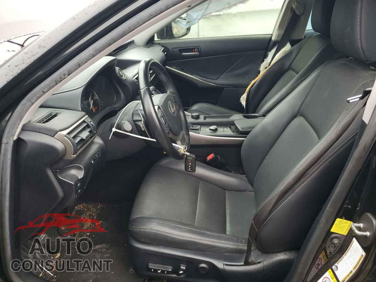 LEXUS IS 2018 - JTHBA1D25J5068093