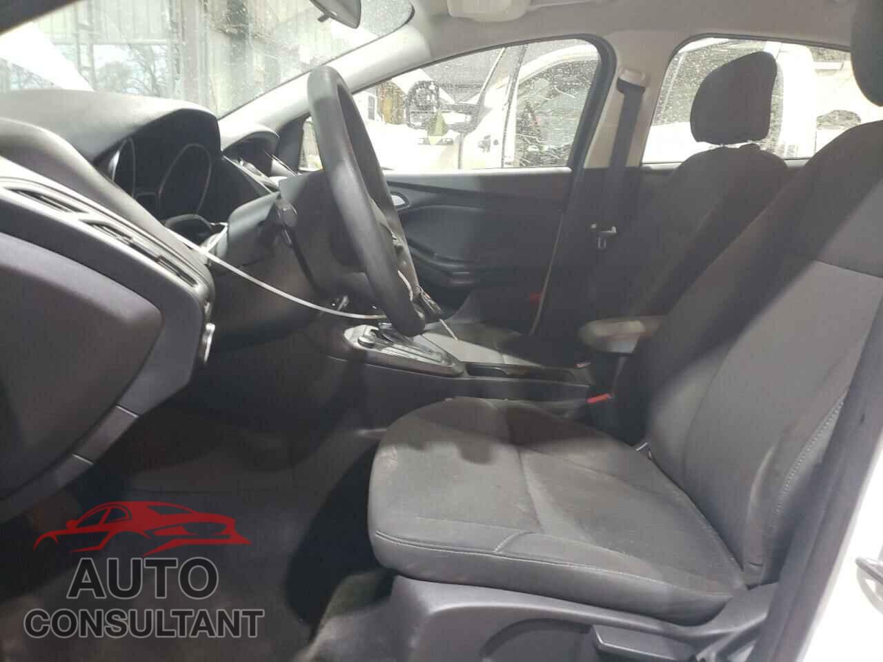 FORD FOCUS 2017 - 1FADP3F22HL267664