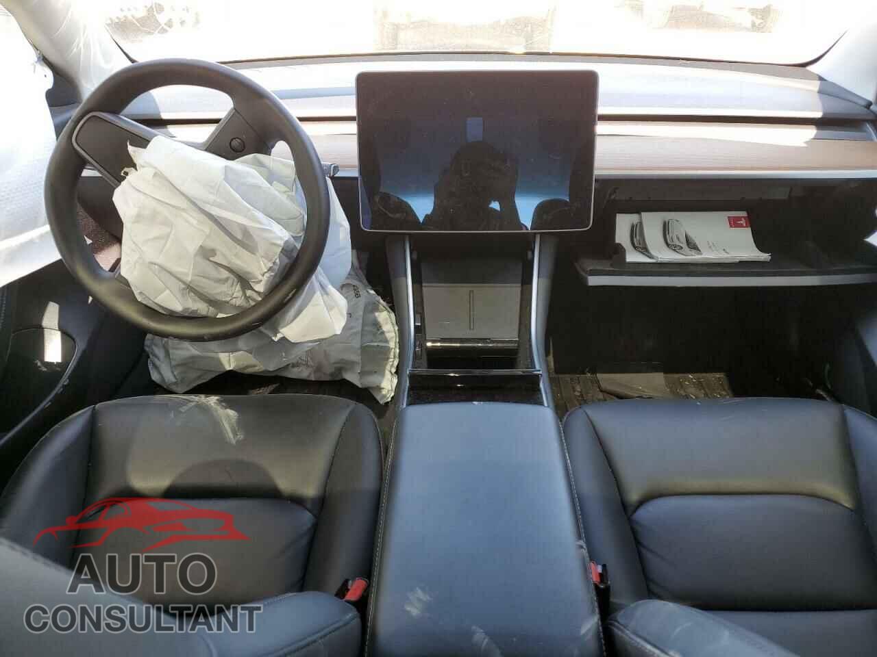 TESLA MODEL 3 2020 - 5YJ3E1EA4LF784677
