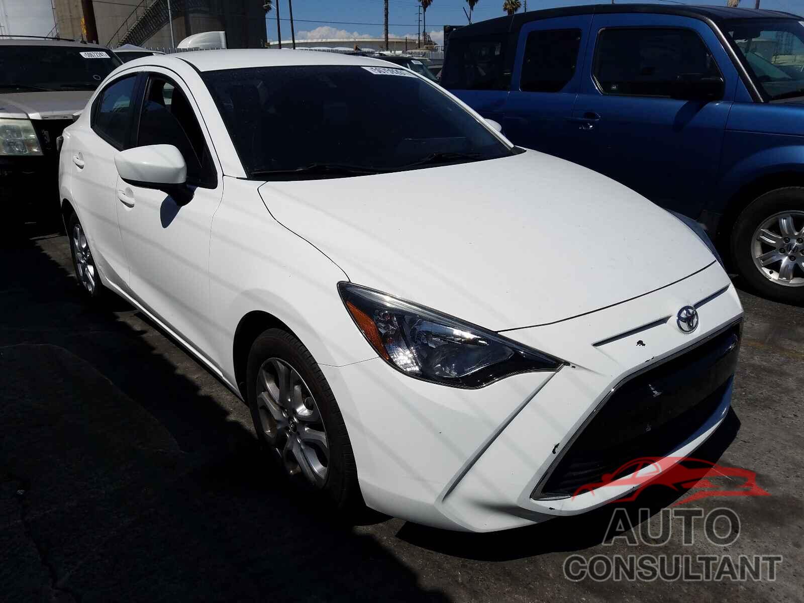 TOYOTA YARIS 2017 - 3MYDLBYV1HY166597