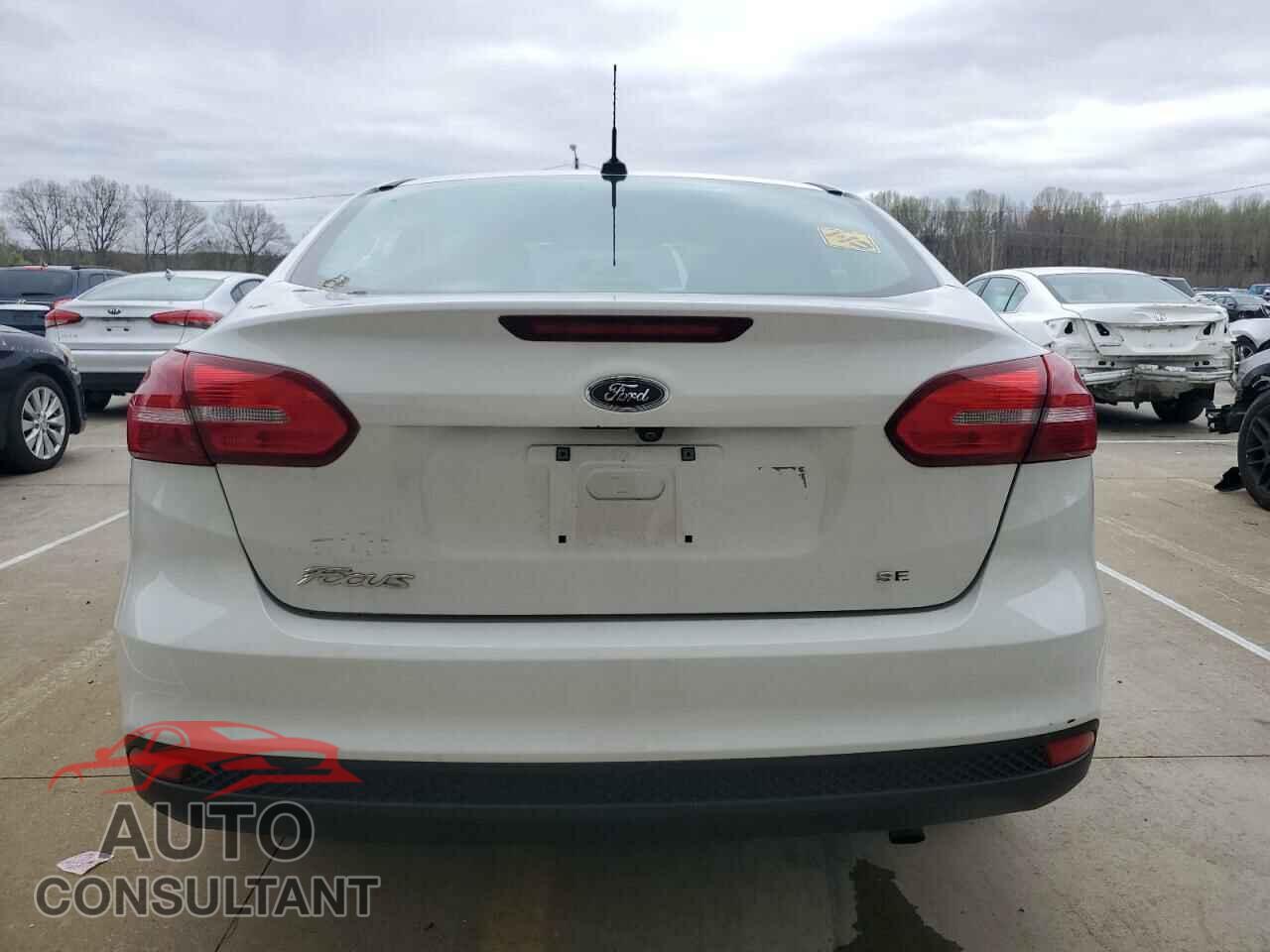 FORD FOCUS 2017 - 1FADP3F28HL249346