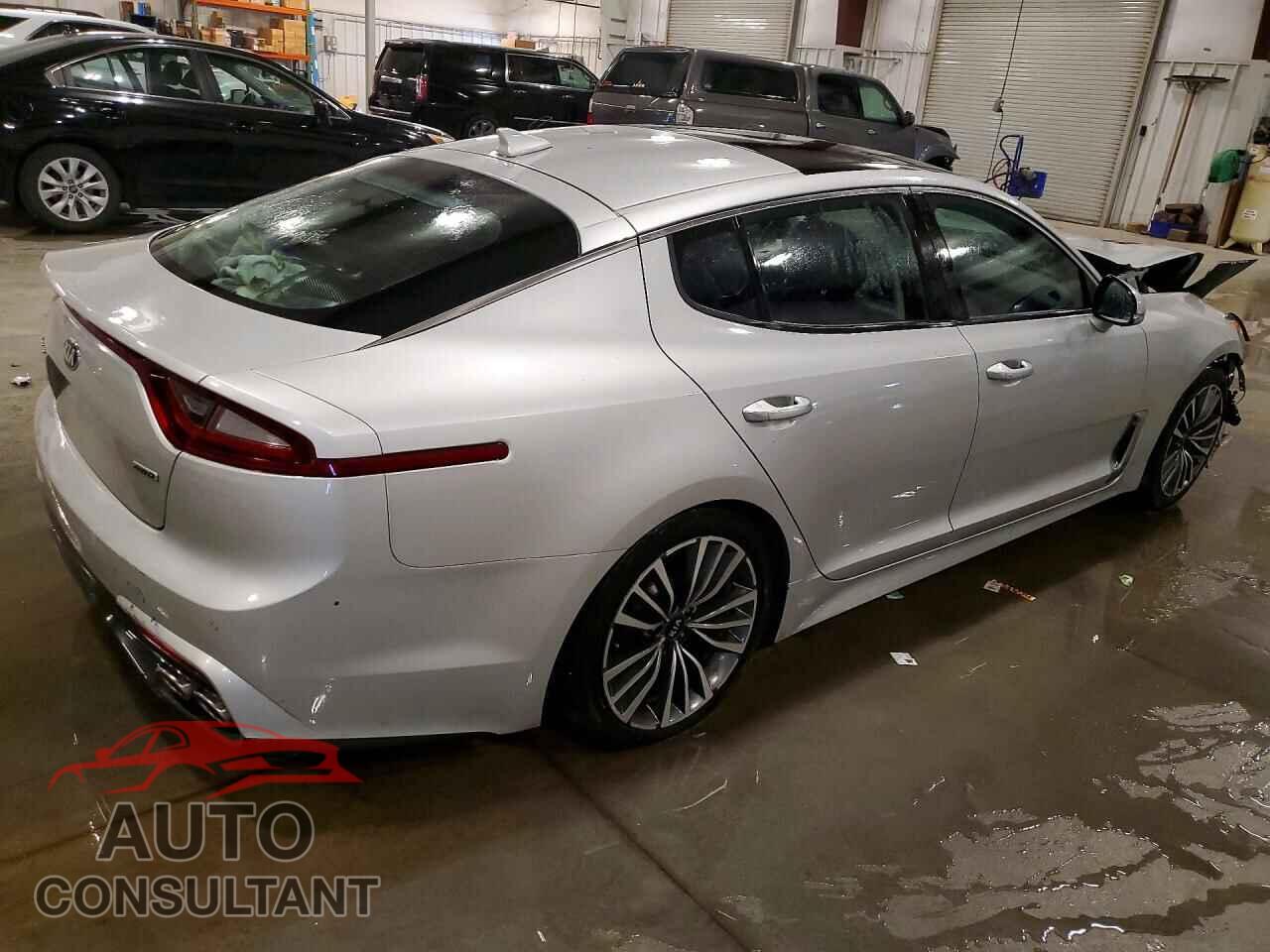 KIA STINGER 2018 - KNAE25LA6J6025577