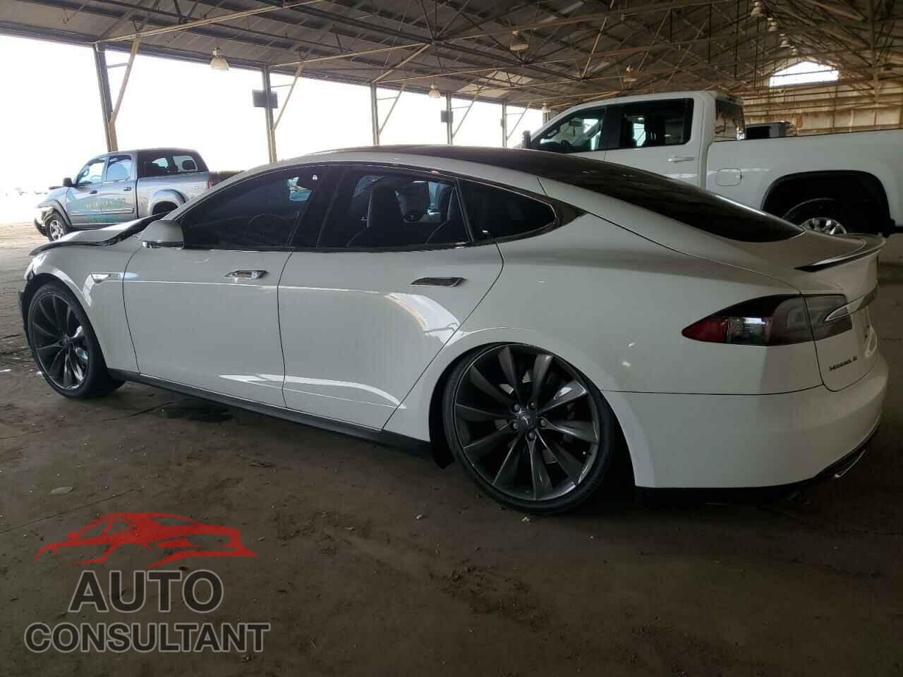 TESLA MODEL S 2013 - 5YJSA1DP5DFP12661