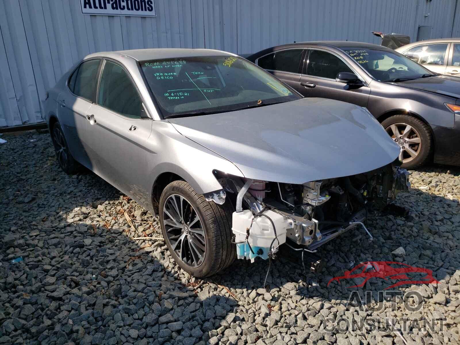 TOYOTA CAMRY 2019 - 4T1B11HK1KU811086