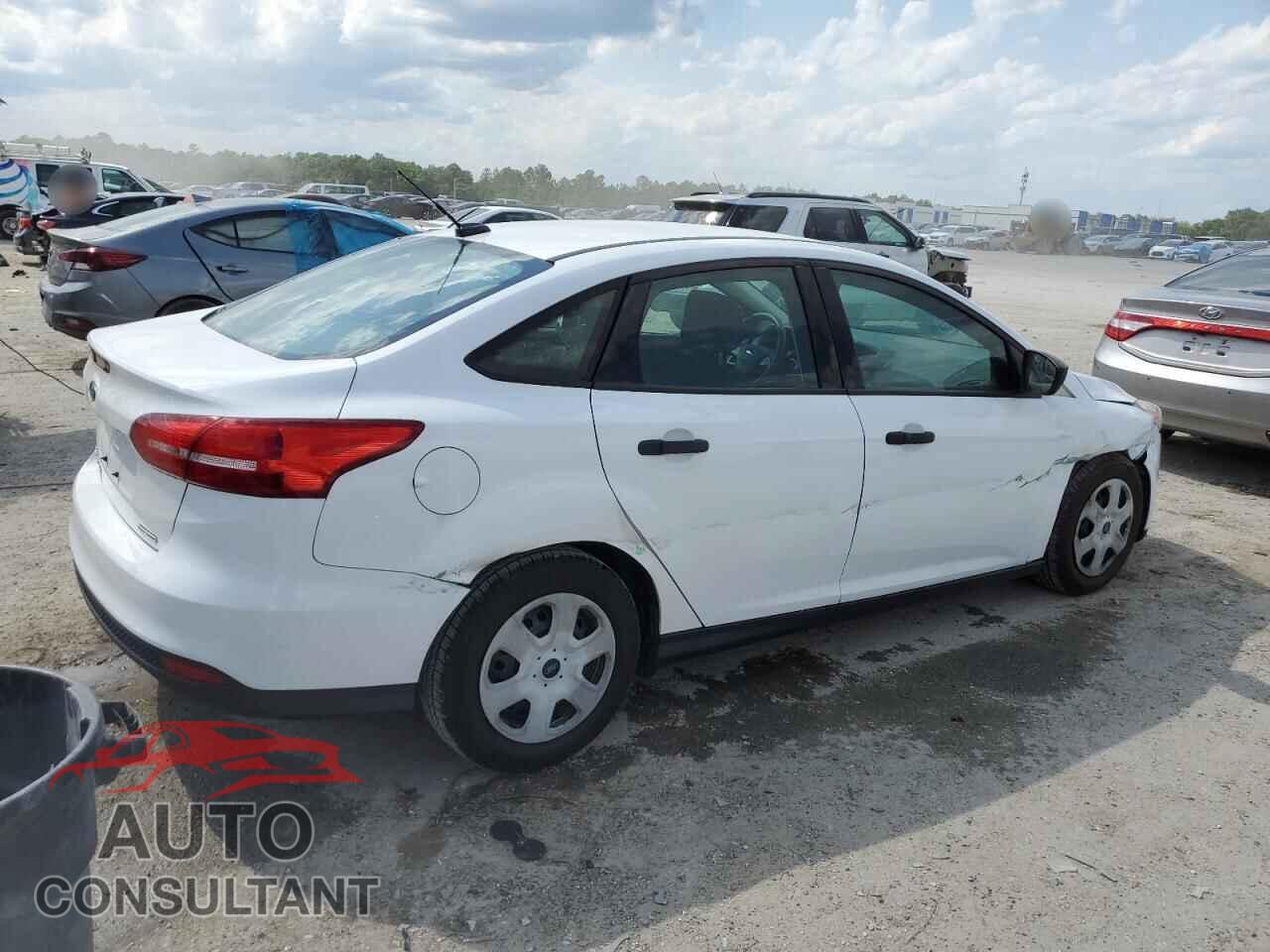 FORD FOCUS 2016 - 1FADP3E26GL250074