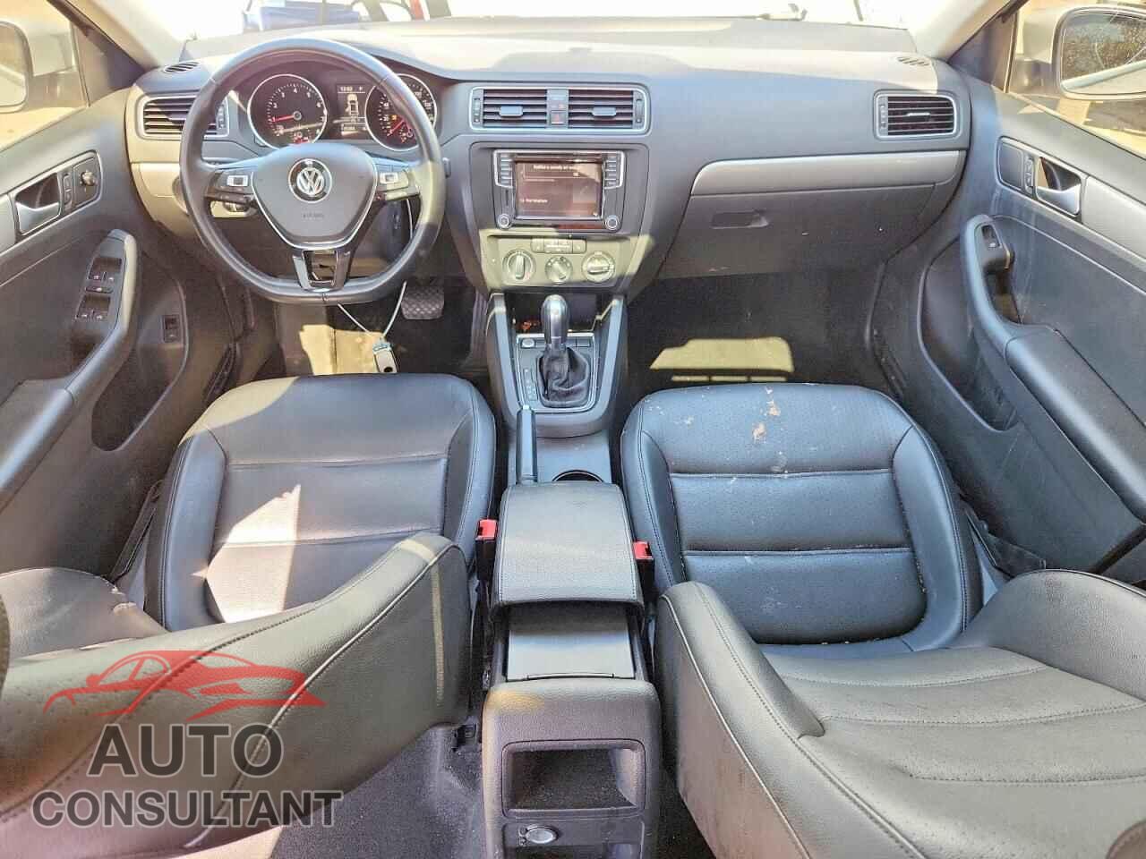 VOLKSWAGEN JETTA 2017 - 3VWDB7AJ5HM230800