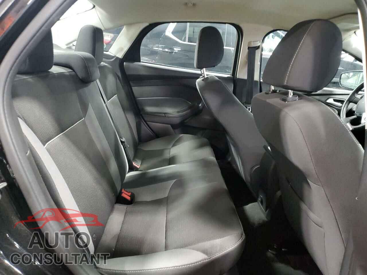 FORD FOCUS 2014 - 1FADP3F21EL271071