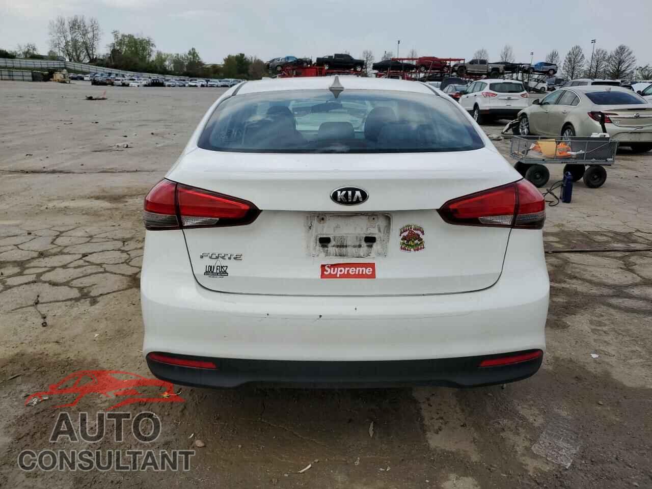 KIA FORTE 2018 - 3KPFK4A76JE242548