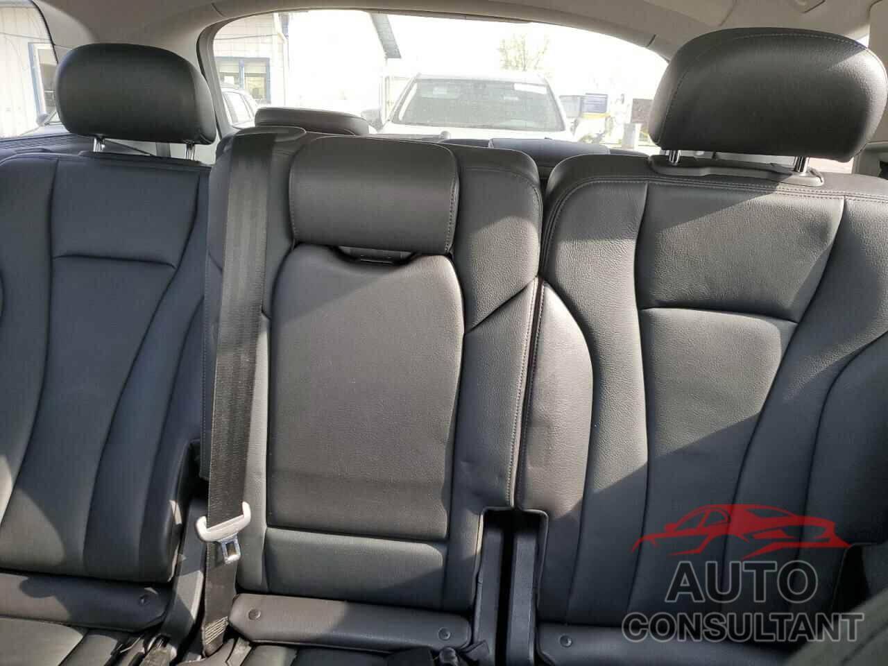 AUDI Q7 2018 - WA1LAAF70JD005465
