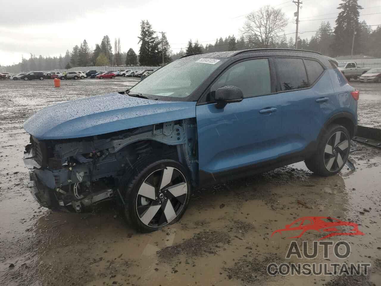VOLVO XC40 2023 - YV4ED3UM8P2976628