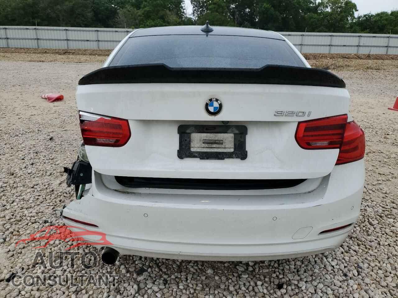 BMW 3 SERIES 2016 - WBA8E1G50GNT99398