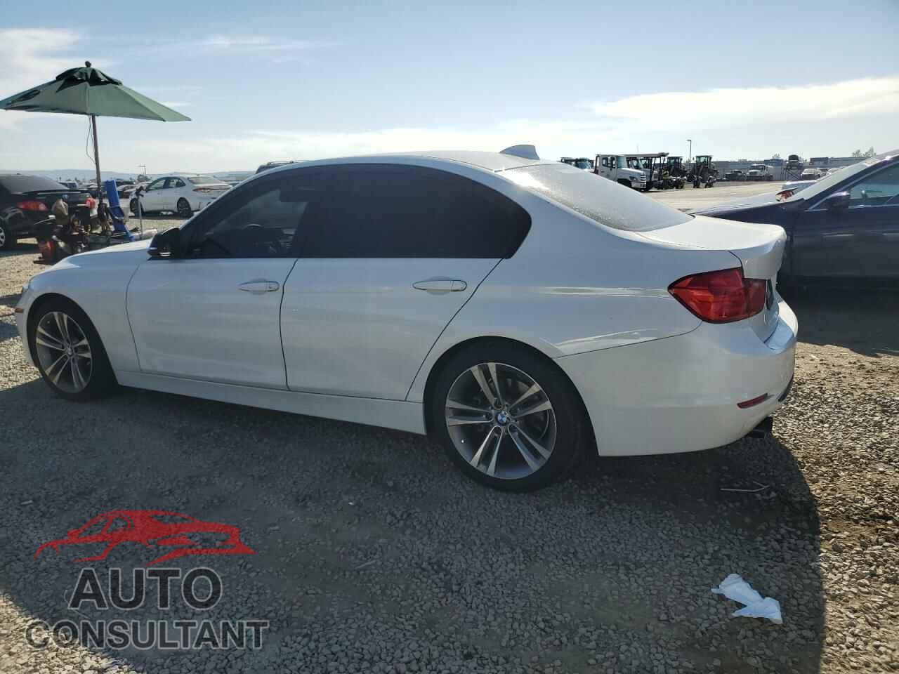 BMW 3 SERIES 2013 - WBA3A5G55DNP18979
