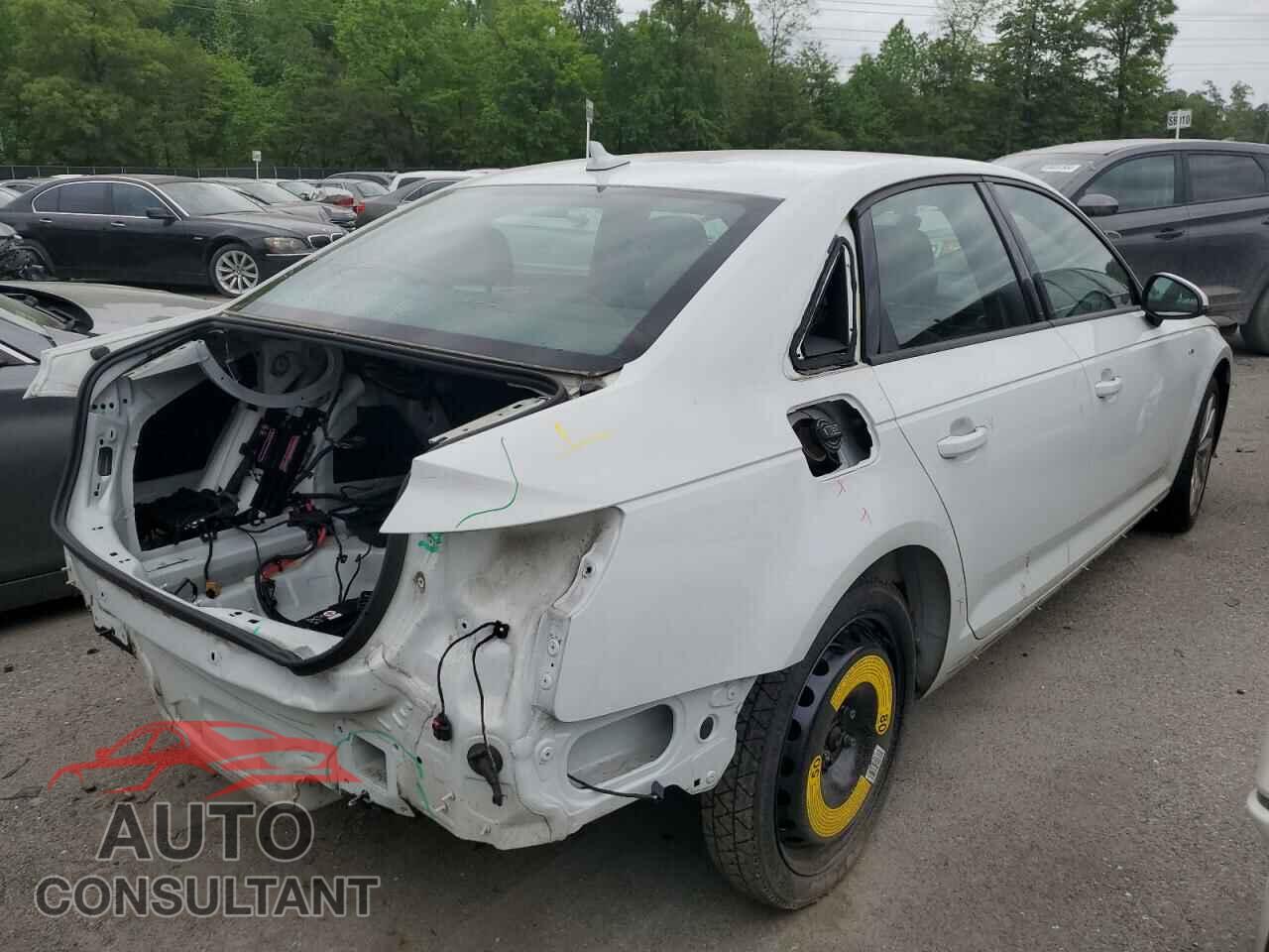 AUDI A4 2018 - WAUDNAF46JA072199