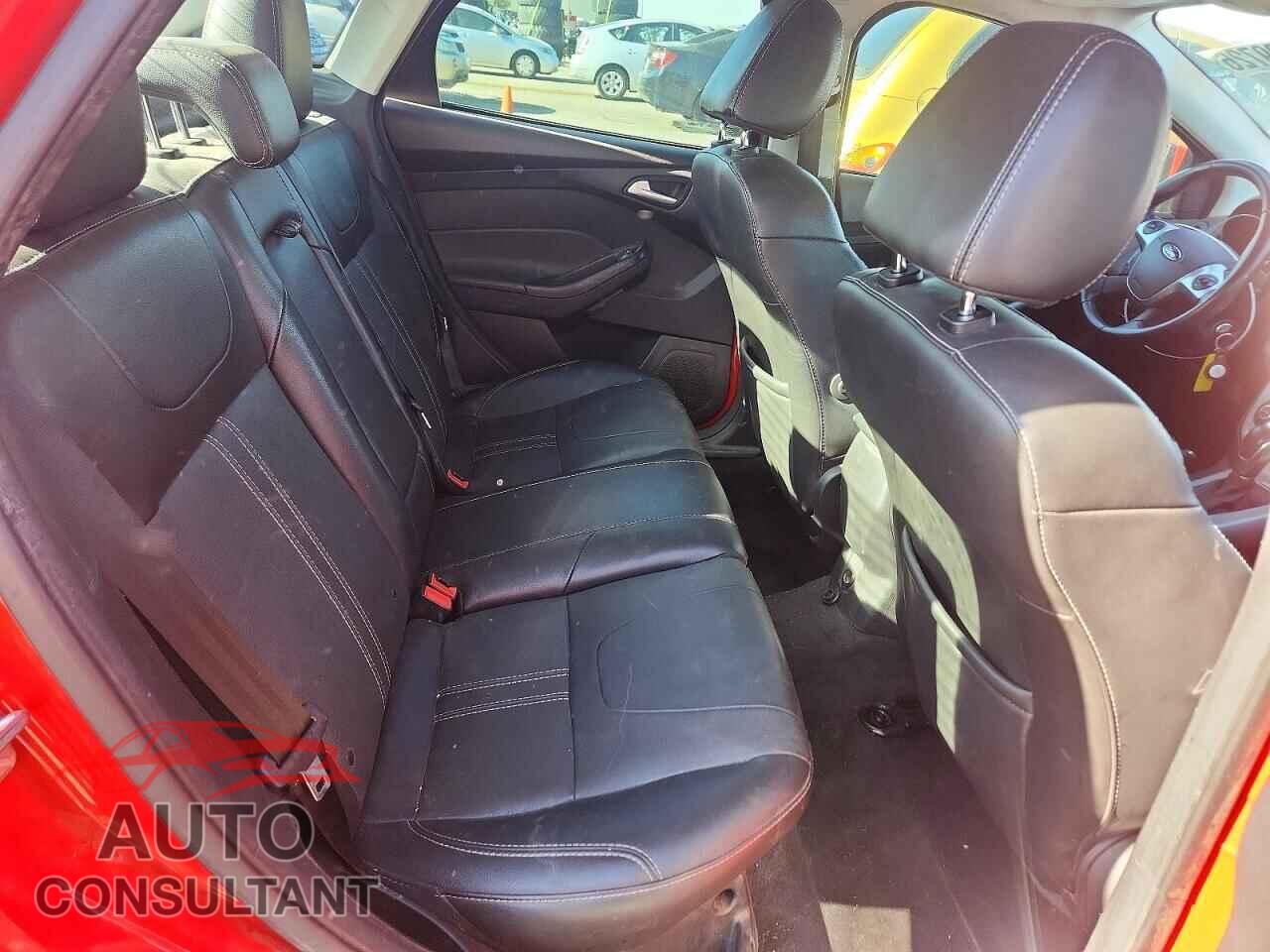 FORD FOCUS 2014 - 1FADP3F21EL264475