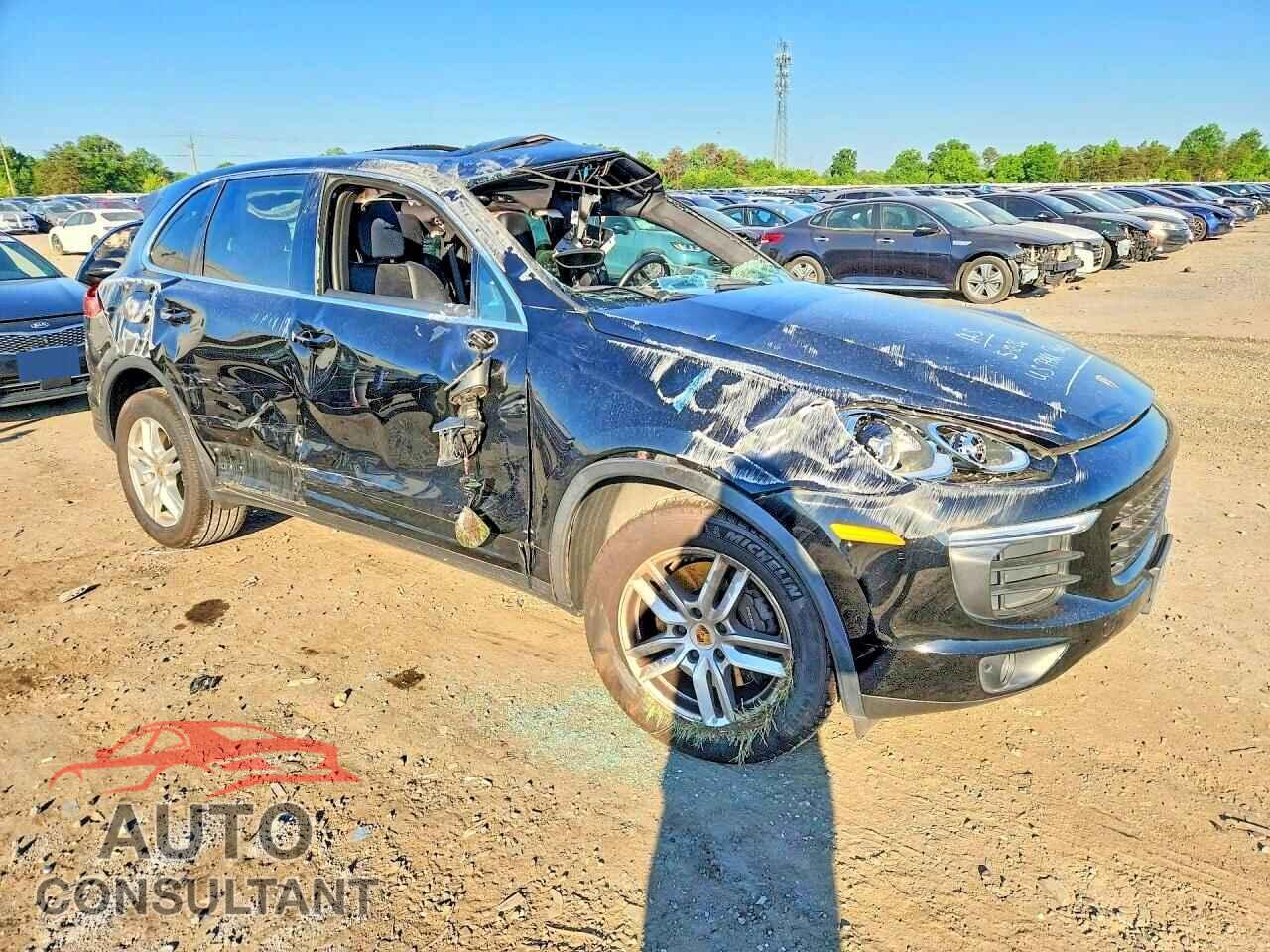 PORSCHE CAYENNE 2017 - WP1AA2A26HKA91660