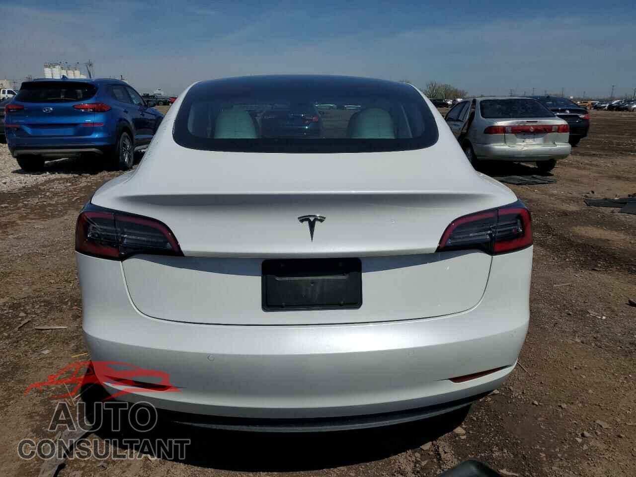 TESLA MODEL 3 2021 - 5YJ3E1EAXMF977983
