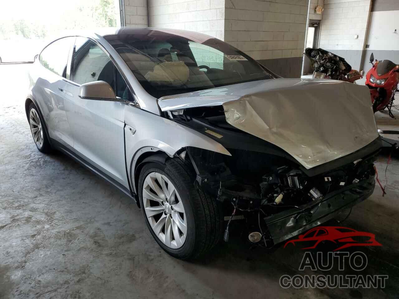 TESLA MODEL X 2016 - 5YJXCBE21GF020880