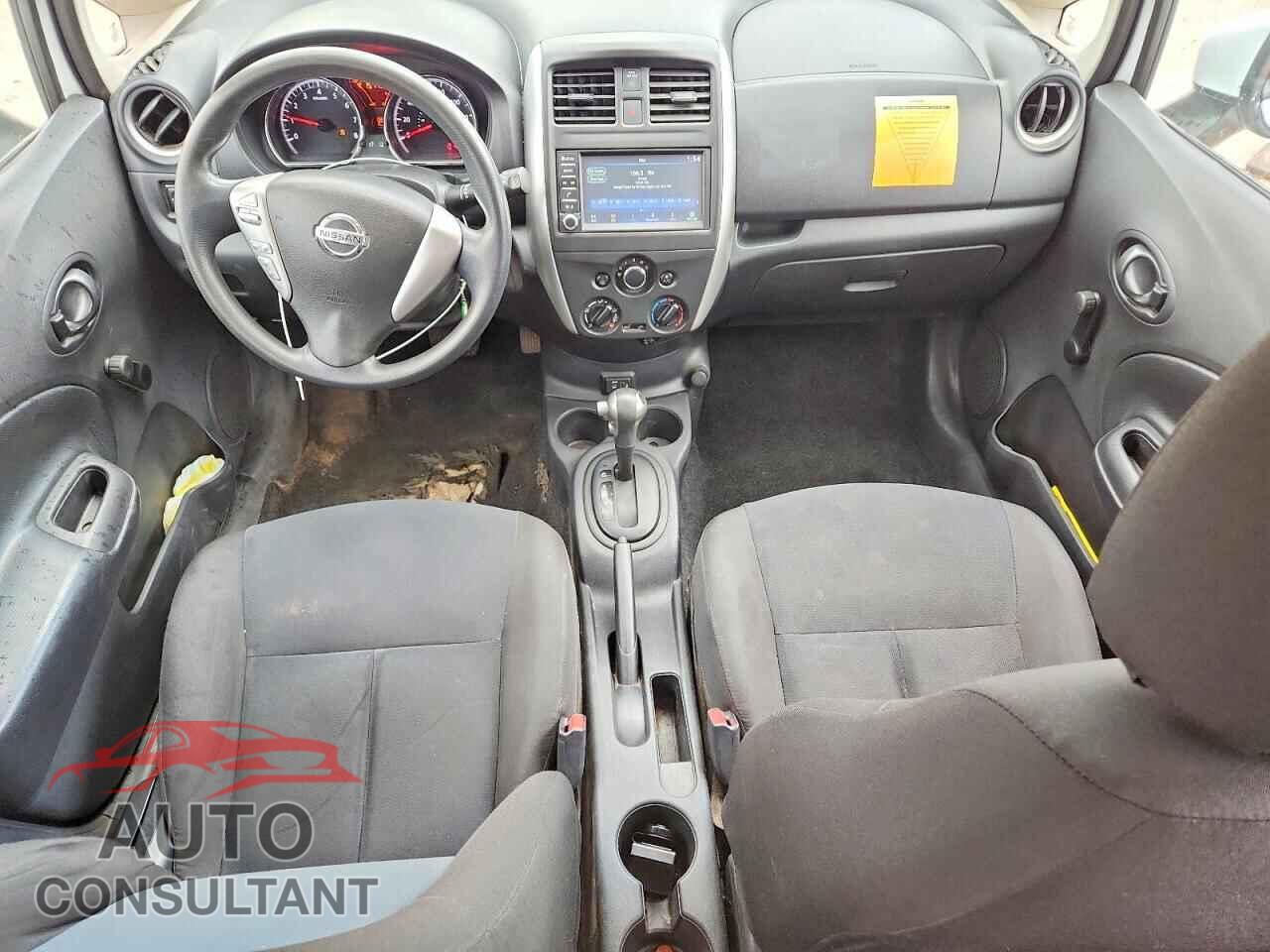 NISSAN VERSA 2019 - 3N1CE2CP3KL355742