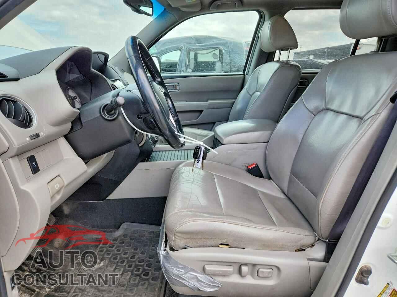 HONDA PILOT 2013 - 5FNYF4H72DB015844
