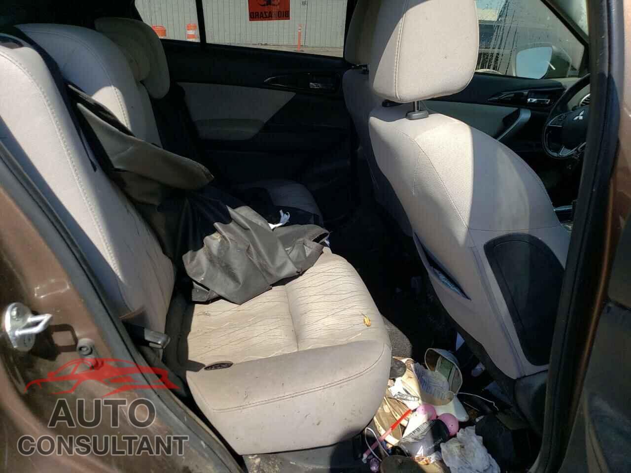MITSUBISHI ECLIPSE 2019 - JA4AT5AA1KZ018032