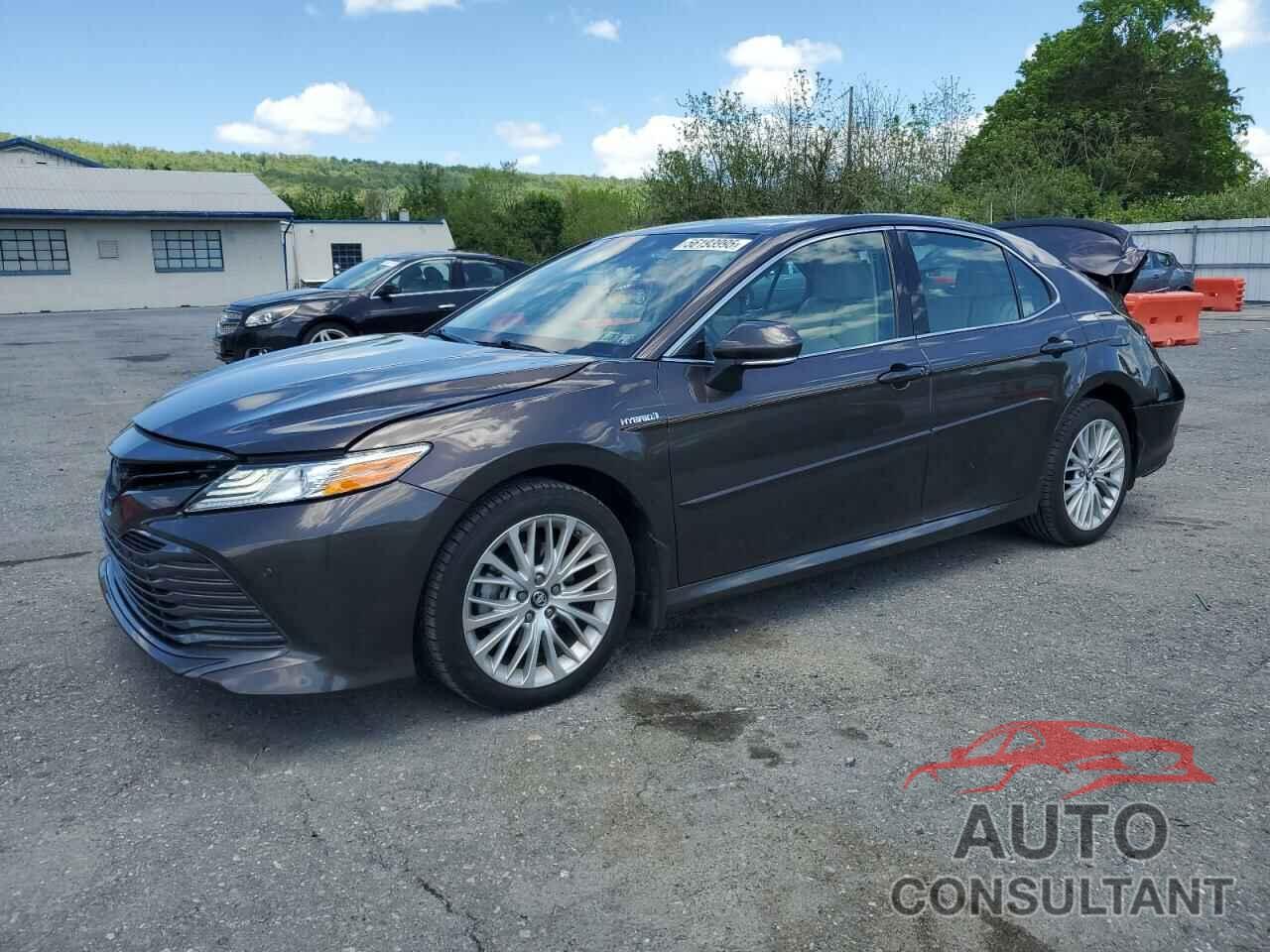 TOYOTA CAMRY 2018 - 4T1B21HK1JU502570