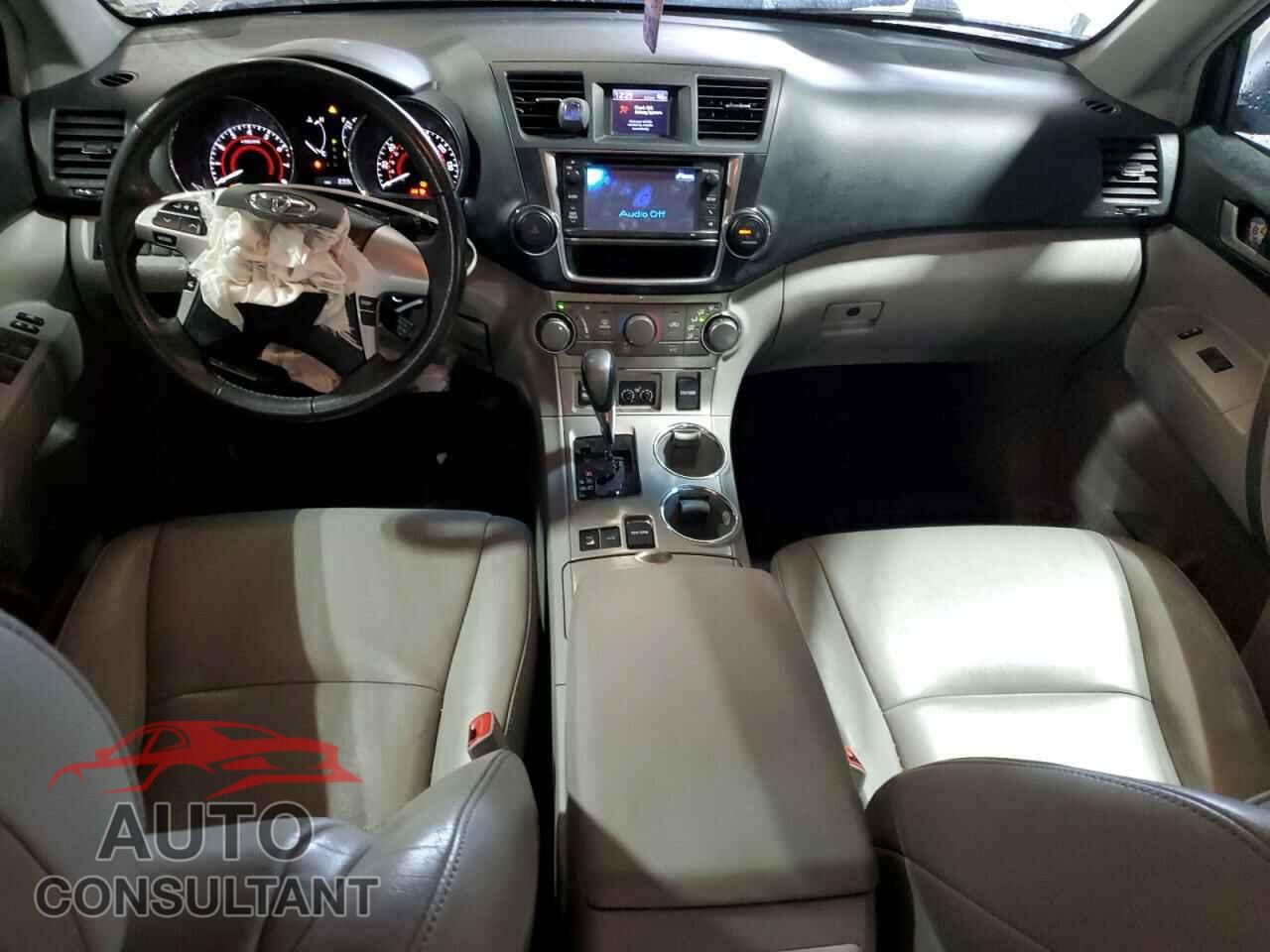 TOYOTA HIGHLANDER 2013 - 5TDBK3EH8DS191236