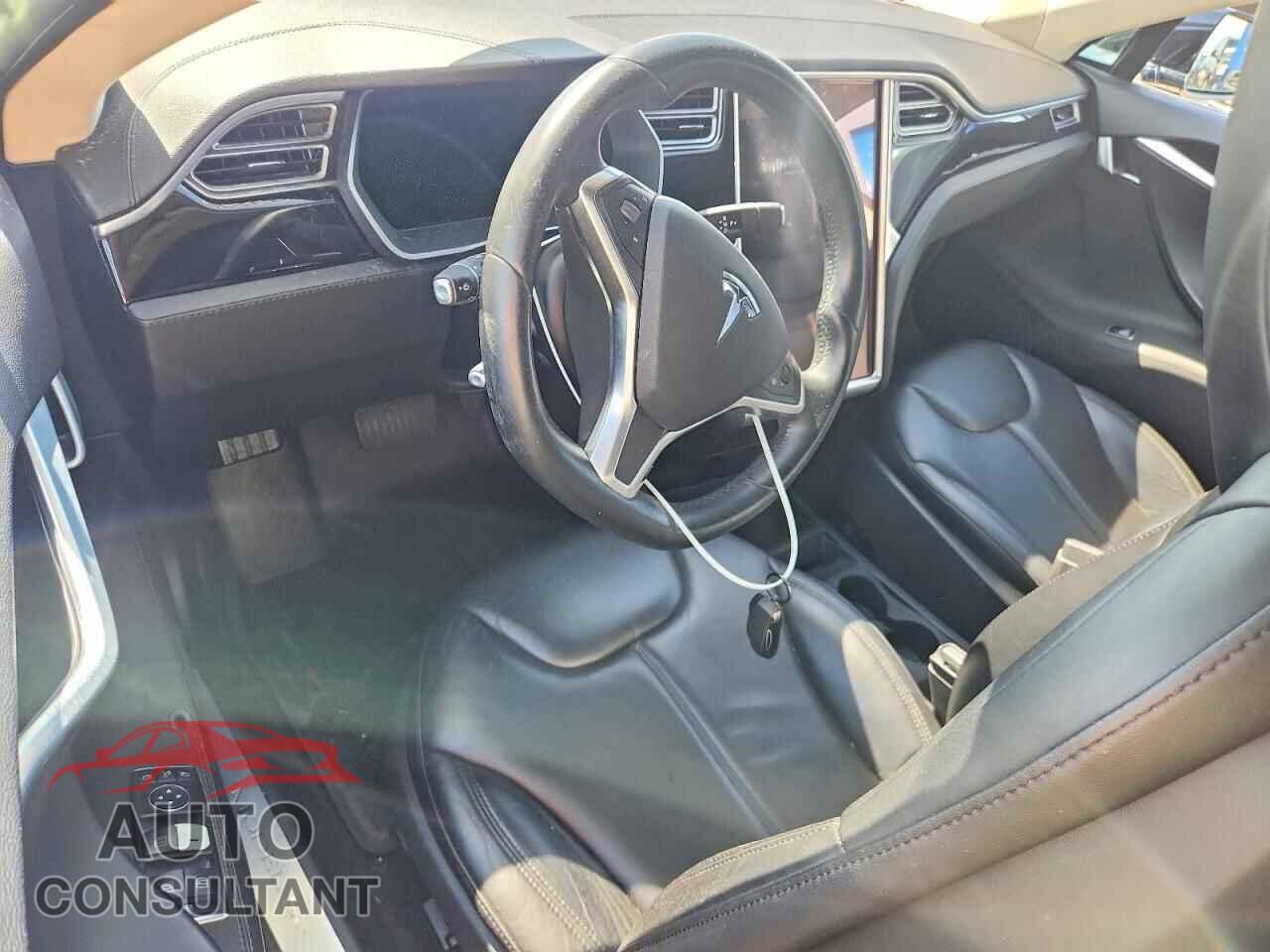 TESLA MODEL S 2015 - 5YJSA1H18FF080201