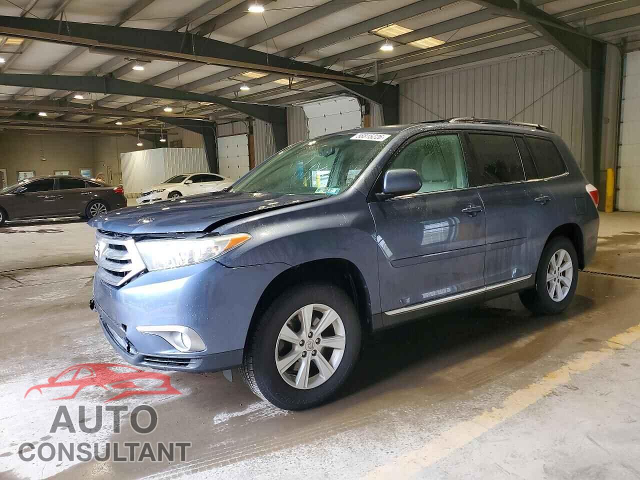 TOYOTA HIGHLANDER 2012 - 5TDBK3EH8CS156601