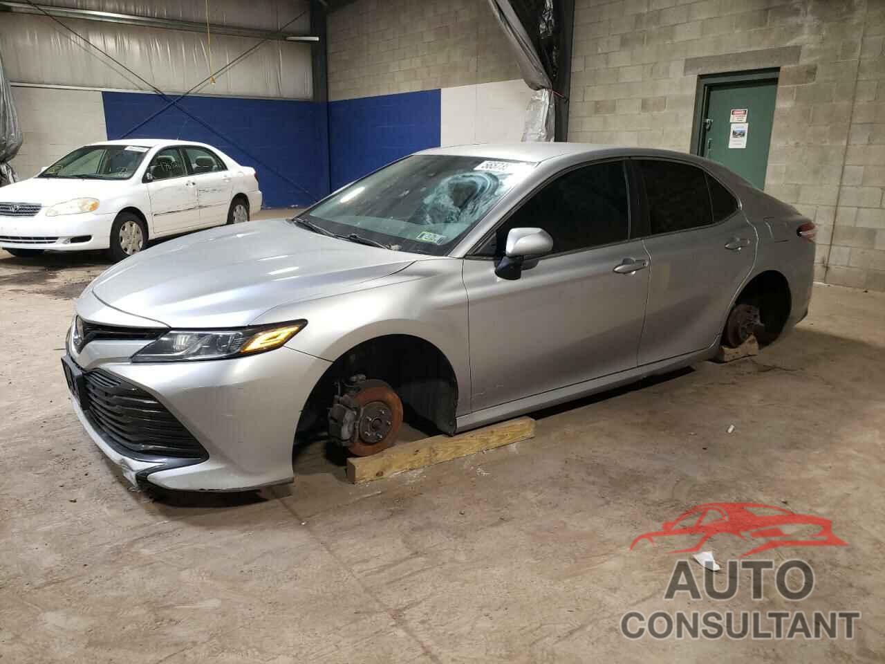 TOYOTA CAMRY 2018 - 4T1B11HK2JU061308