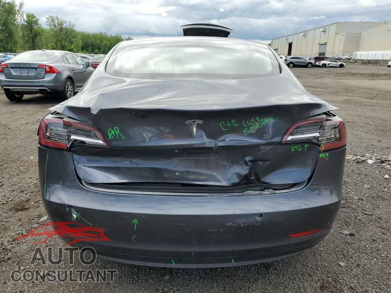 TESLA MODEL 3 2018 - 5YJ3E1EB7JF065980