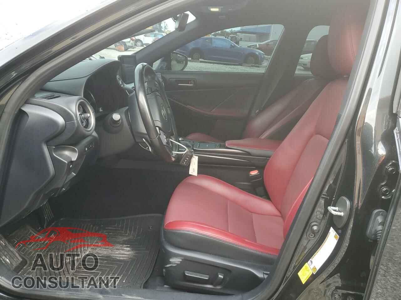 LEXUS IS 2021 - JTHCA1D22M5113211