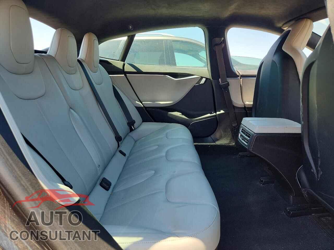 TESLA MODEL S 2016 - 5YJSA1E19GF151329