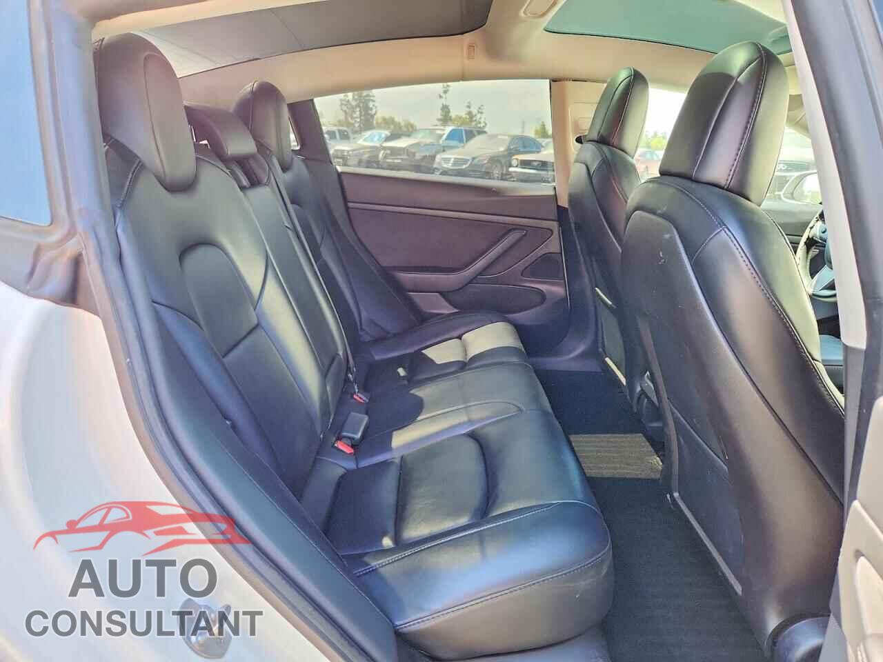 TESLA MODEL 3 2020 - 5YJ3E1EA5LF669876