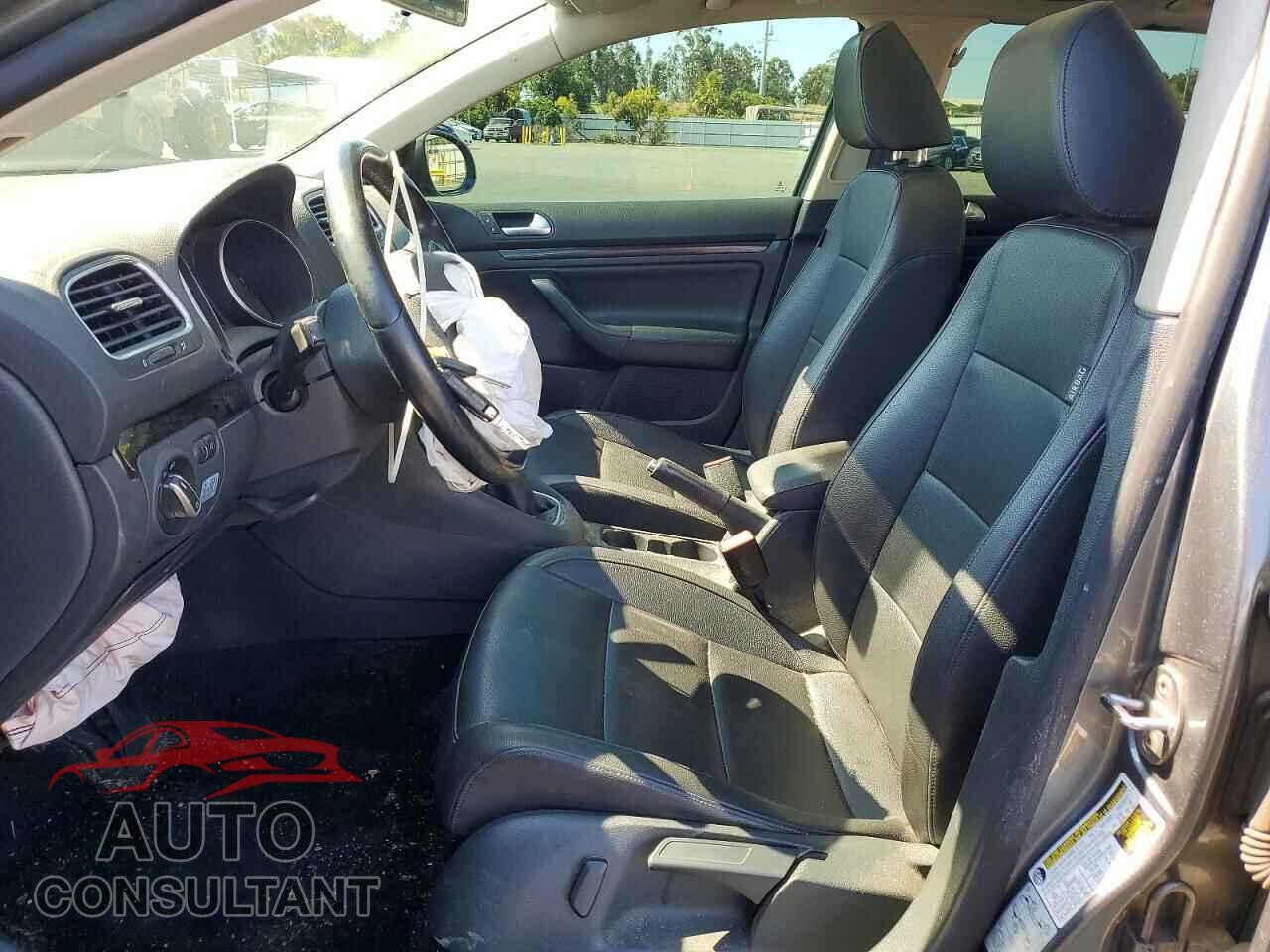 VOLKSWAGEN JETTA 2014 - 3VWML7AJ6EM628087