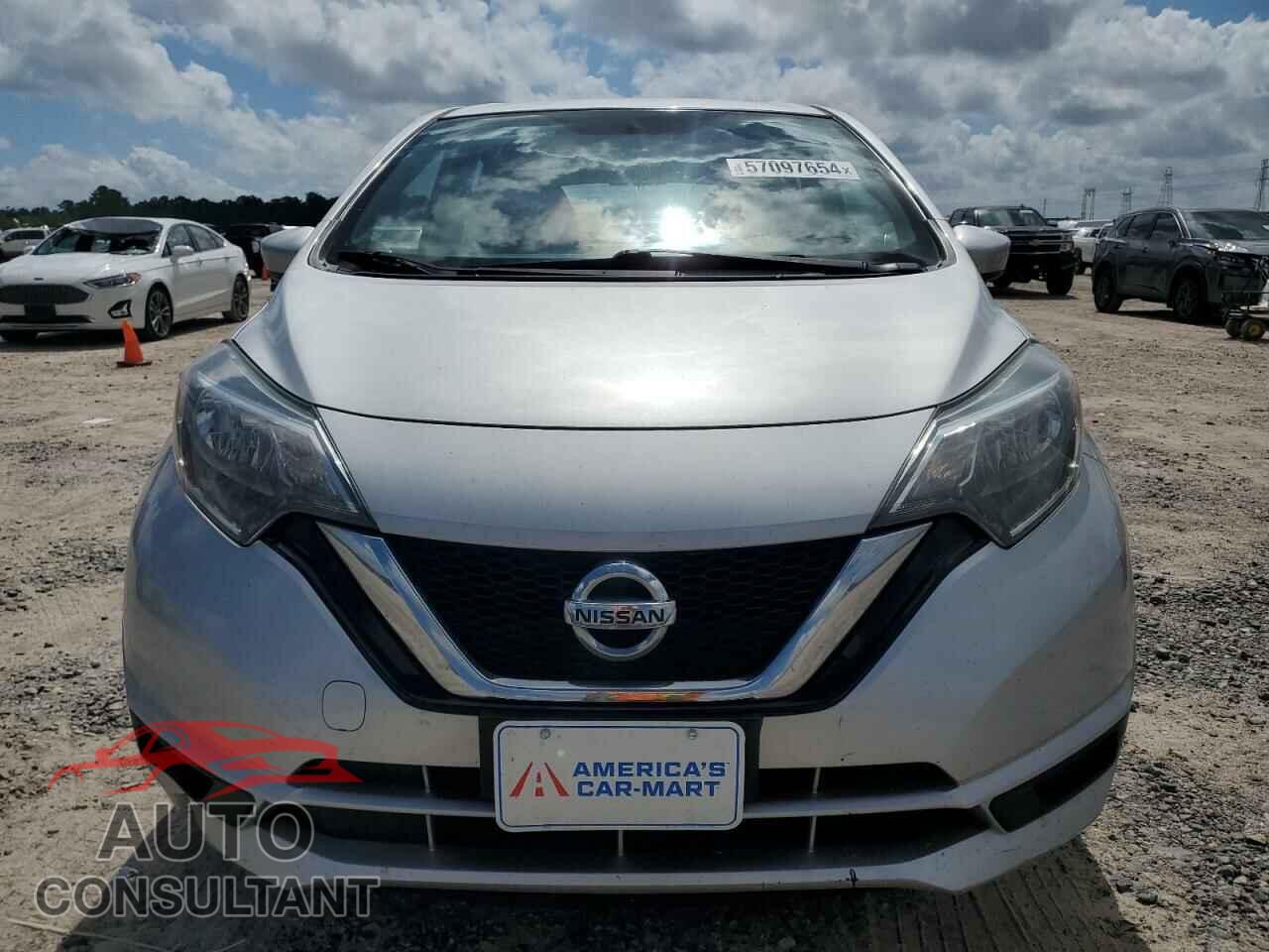 NISSAN VERSA 2017 - 3N1CE2CP8HL370455
