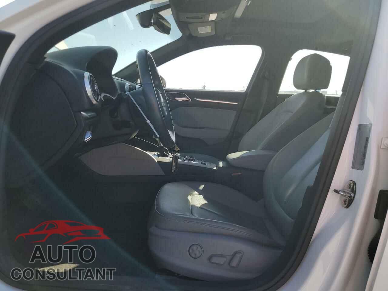 AUDI A3 2019 - WAUGUGFF9KA085969