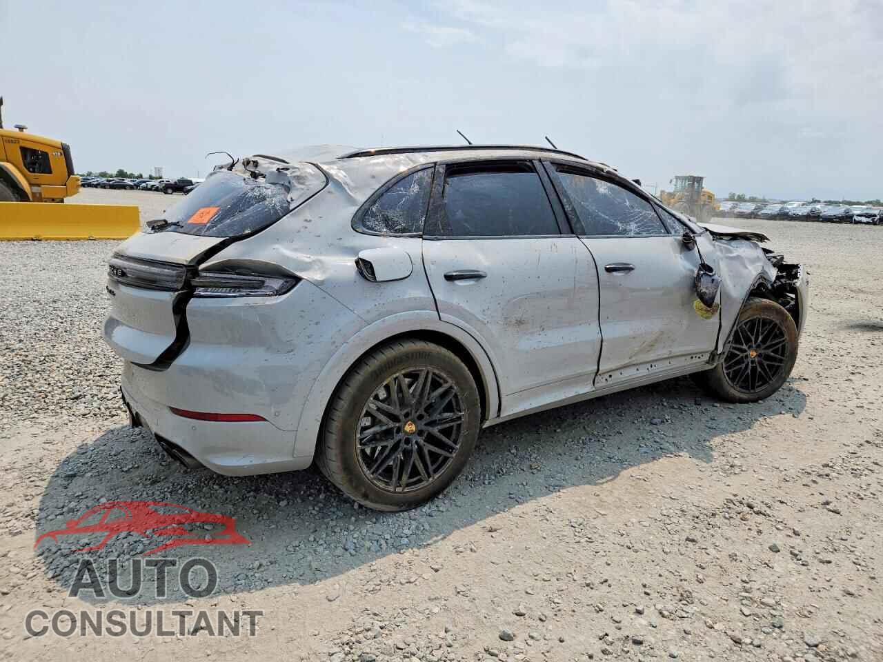 PORSCHE CAYENNE 2024 - WP1AM2AY8RDA48309