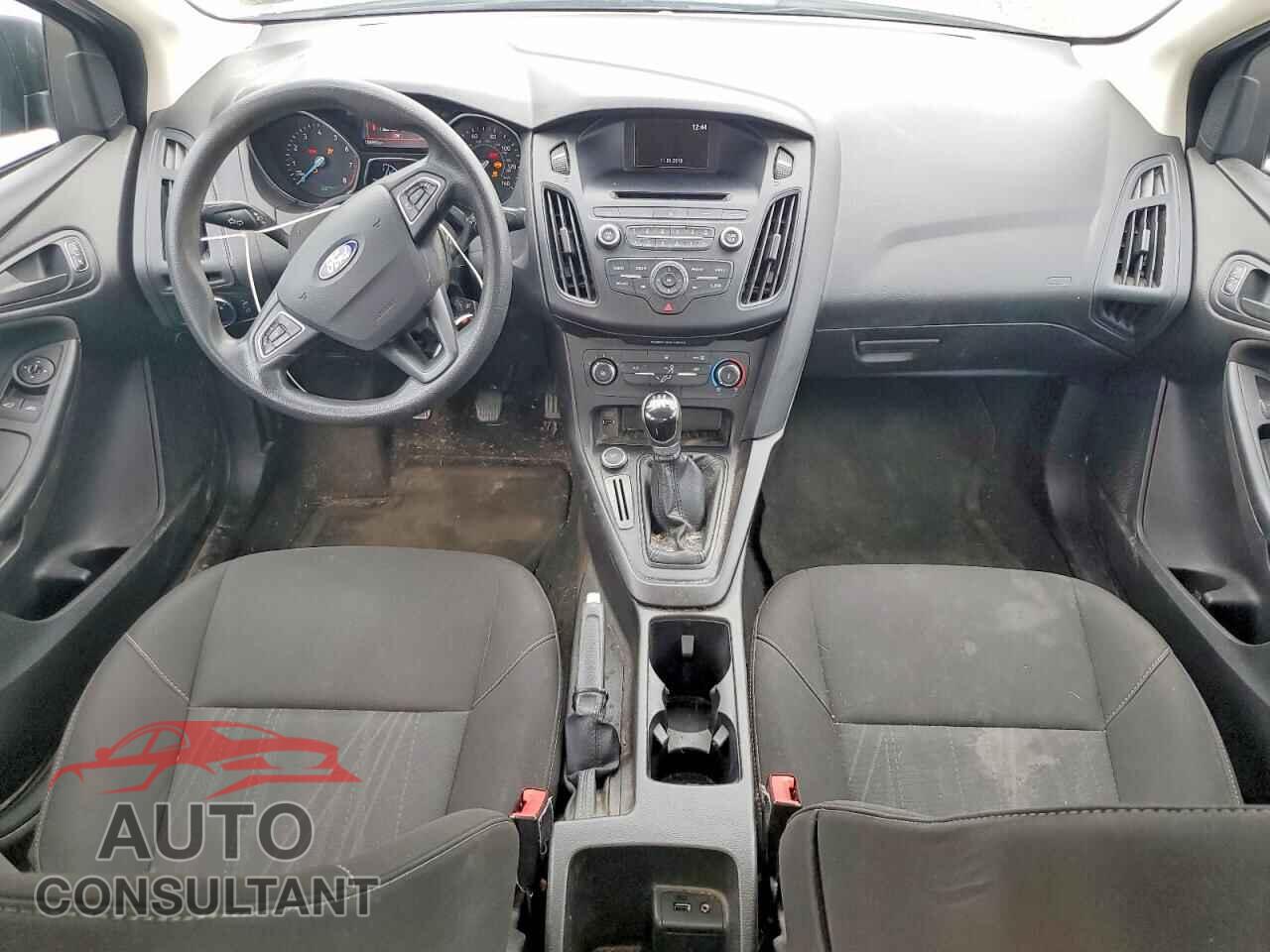 FORD FOCUS 2017 - 1FADP3E22HL294977