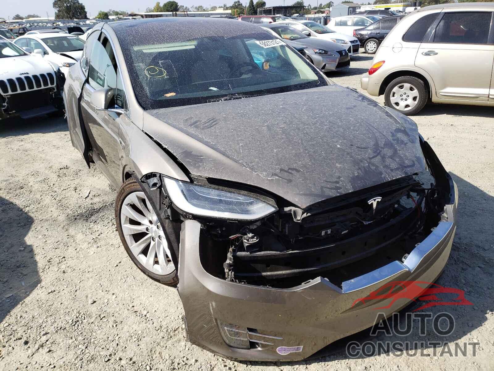 TESLA MODEL X 2016 - 5YJXCBE24GF008240