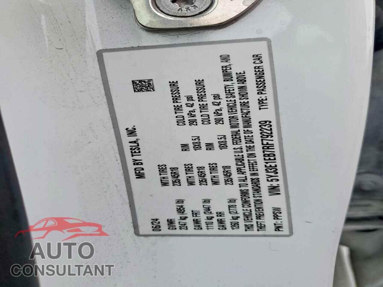TESLA MODEL 3 2024 - 5YJ3E1EB7RF792239