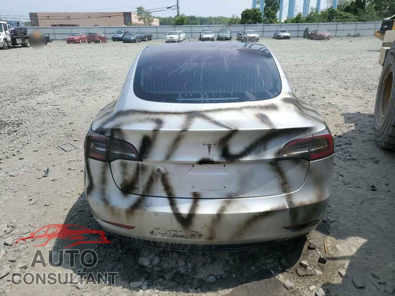 TESLA MODEL 3 2018 - 5YJ3E1EA4JF037271