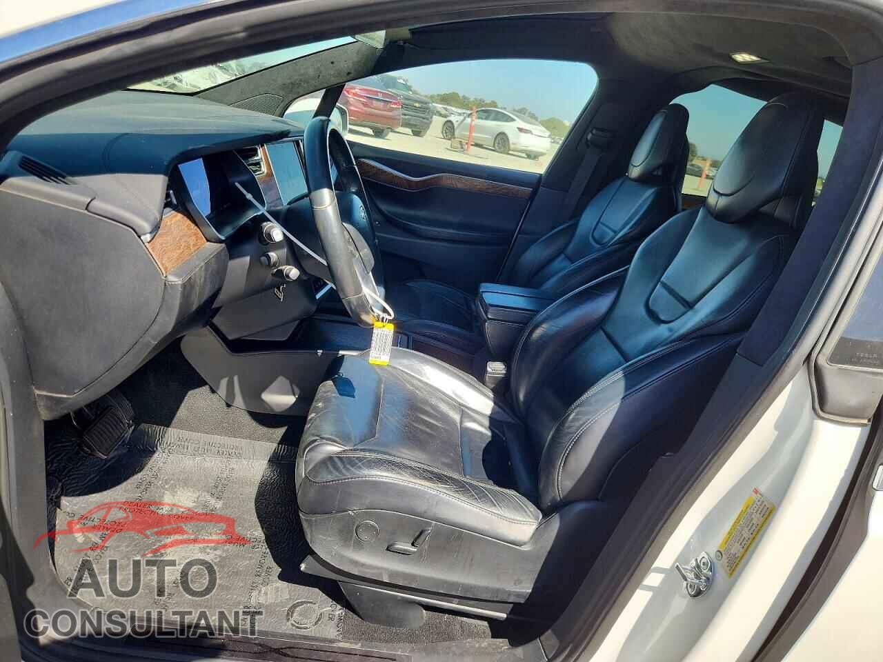 TESLA MODEL X 2017 - 5YJXCBE27HF059233
