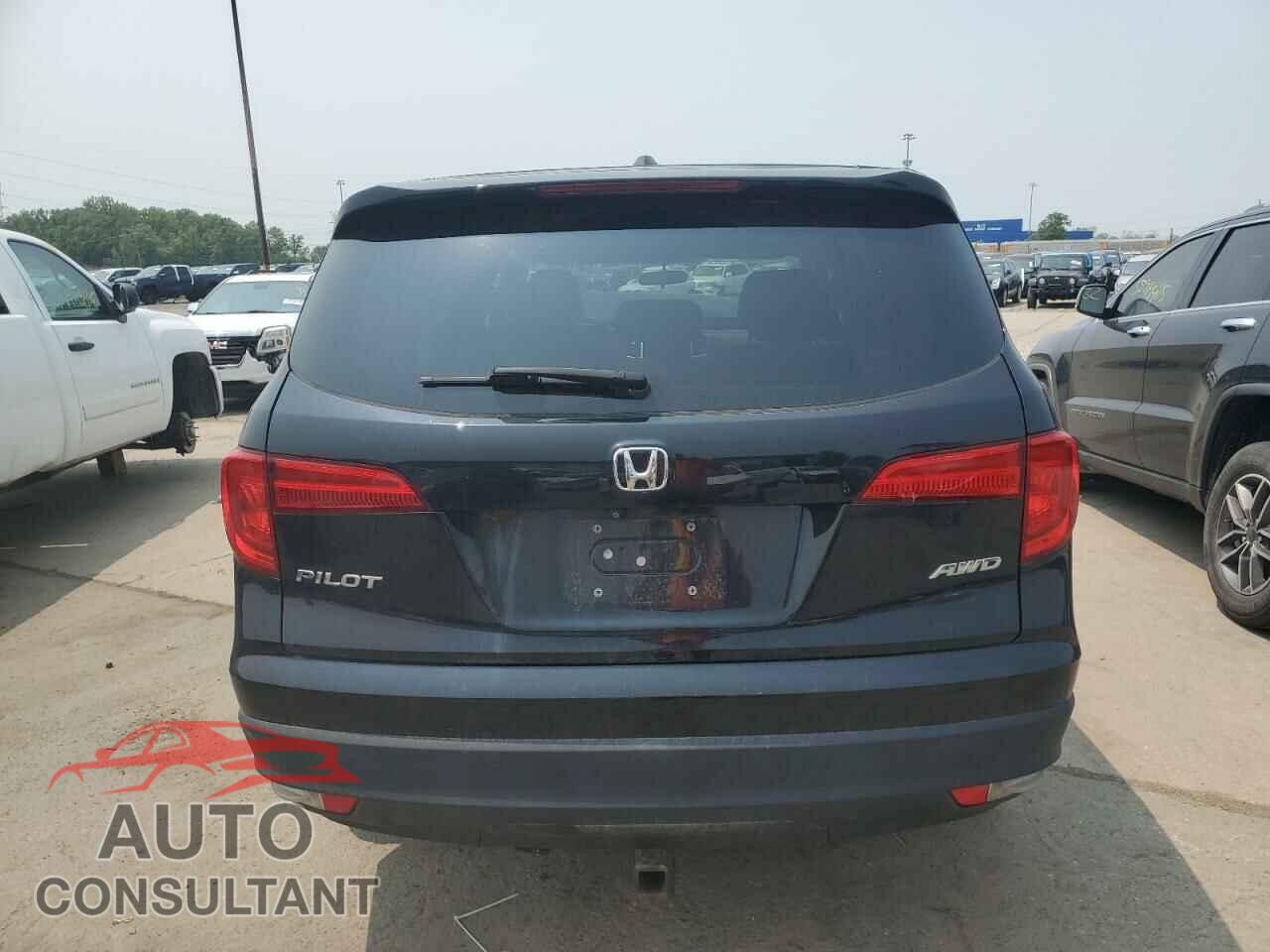 HONDA PILOT 2017 - 5FNYF6H33HB068194