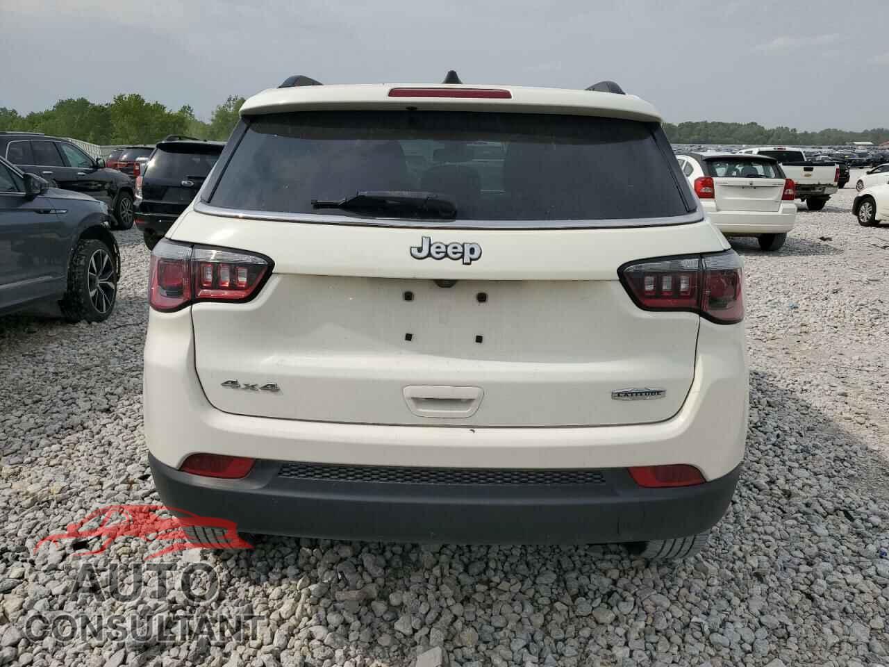 JEEP COMPASS 2018 - 3C4NJDBB5JT150201