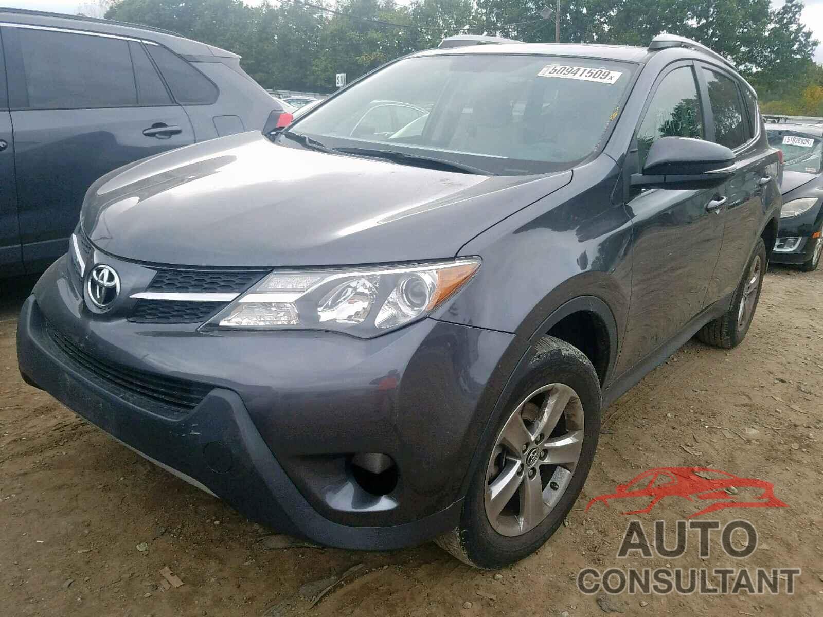 TOYOTA RAV4 XLE 2015 - JTMRFREV5FD103821