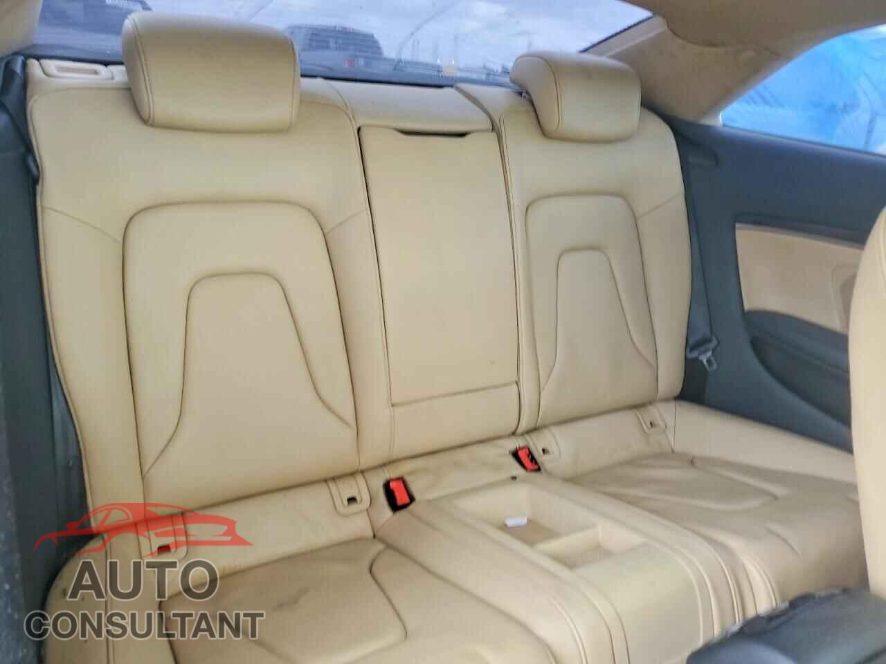AUDI A5 2014 - WAULFAFR1EA006993