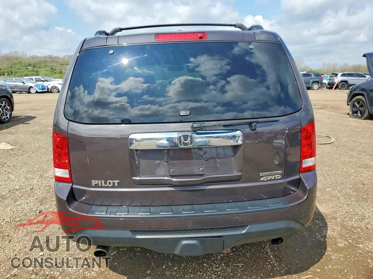 HONDA PILOT 2015 - 5FNYF4H97FB060878