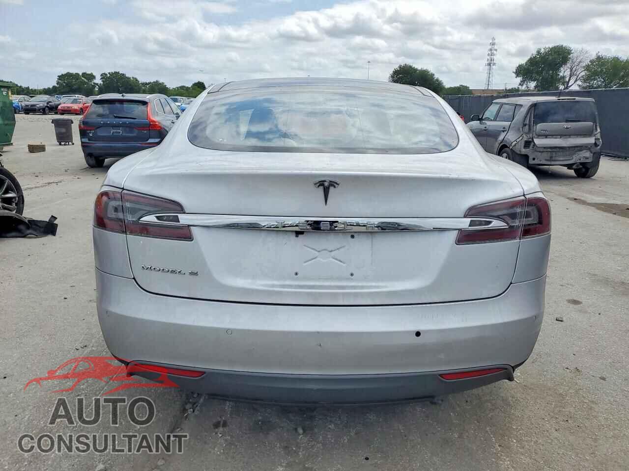 TESLA MODEL S 2015 - 5YJSA1E15FF114891